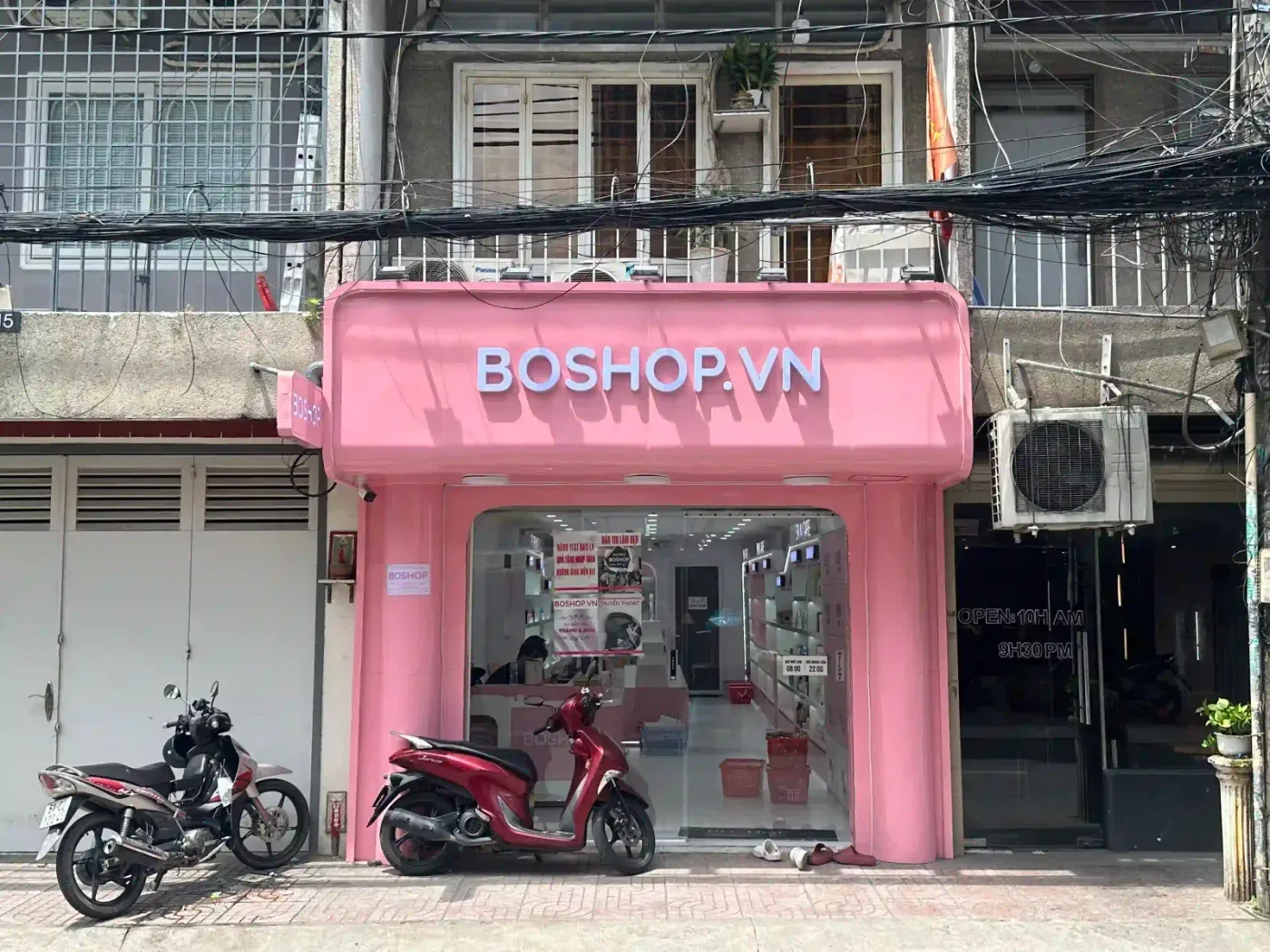Thiết kế thi công cửa hàng thời trang