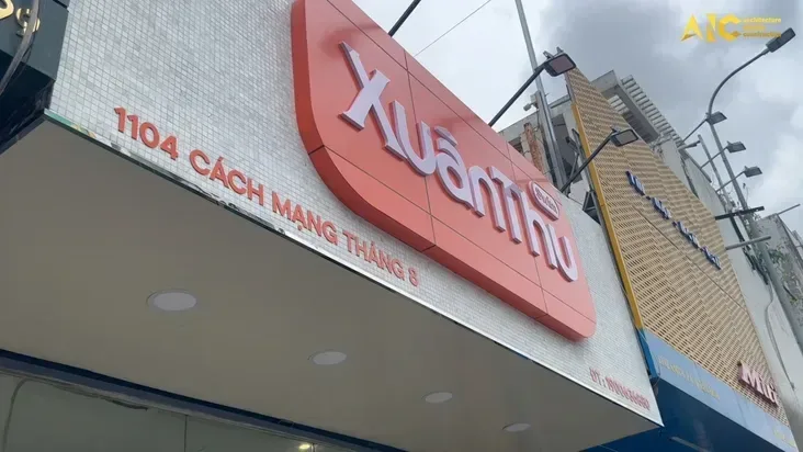 Thiết kế thi công cửa hàng thời trang
