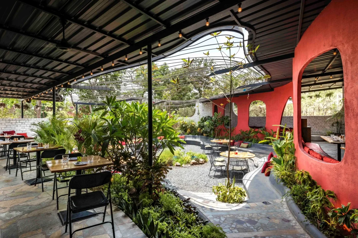 Thiết kế thi công nhà hàng sân vườn