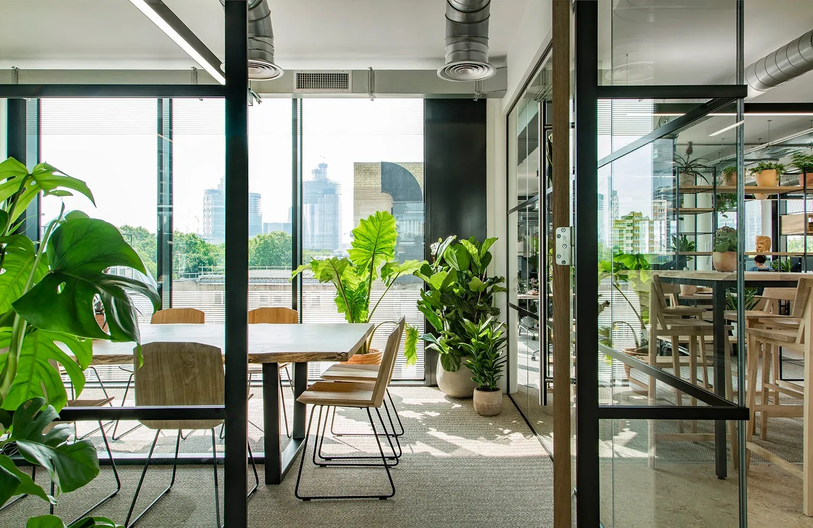 Không gian mở kết hợp khu vực riêng tư tạo sự linh hoạt