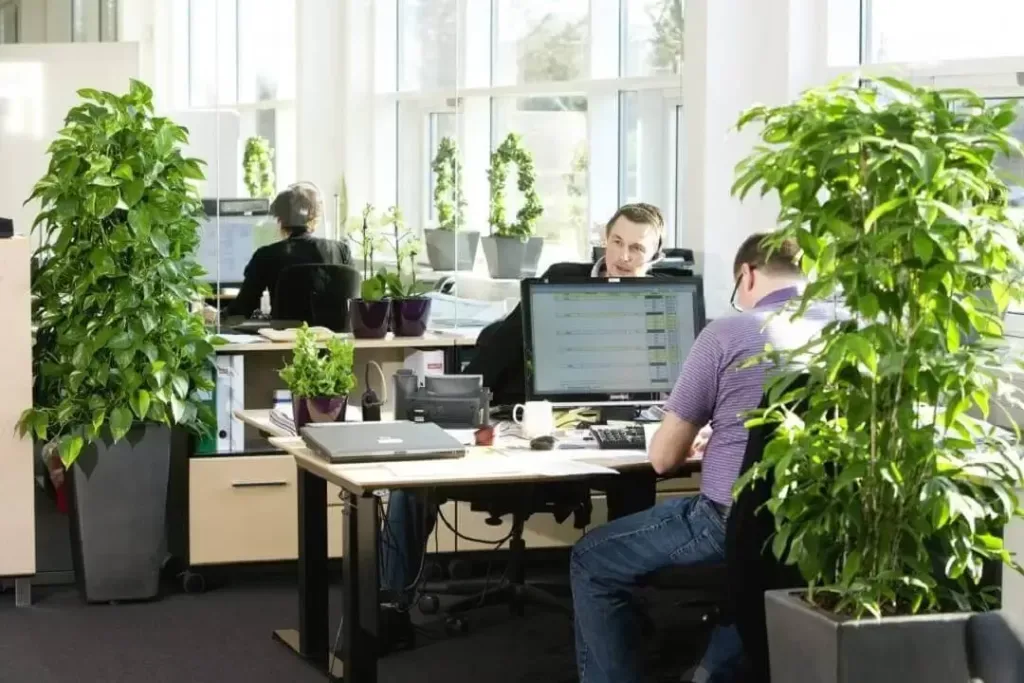 Phòng họp kính nhỏ trong văn phòng diện tích hạn chế