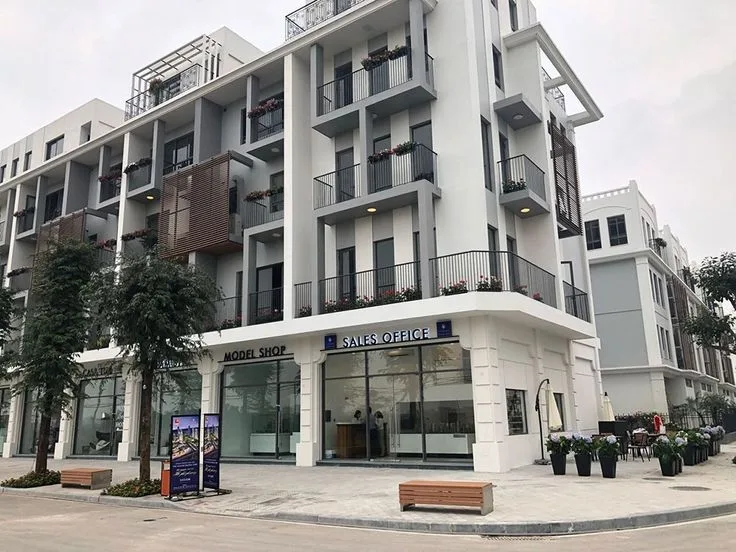 NOI THAT SHOPHOUSE 3 SAI LAM THUONG GAP KHI SETUP SHOWROOM4