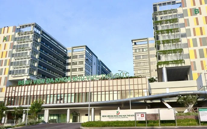 Bệnh viện Đa khoa Thủ Đức — Hội trường & hệ cửa — ảnh 1