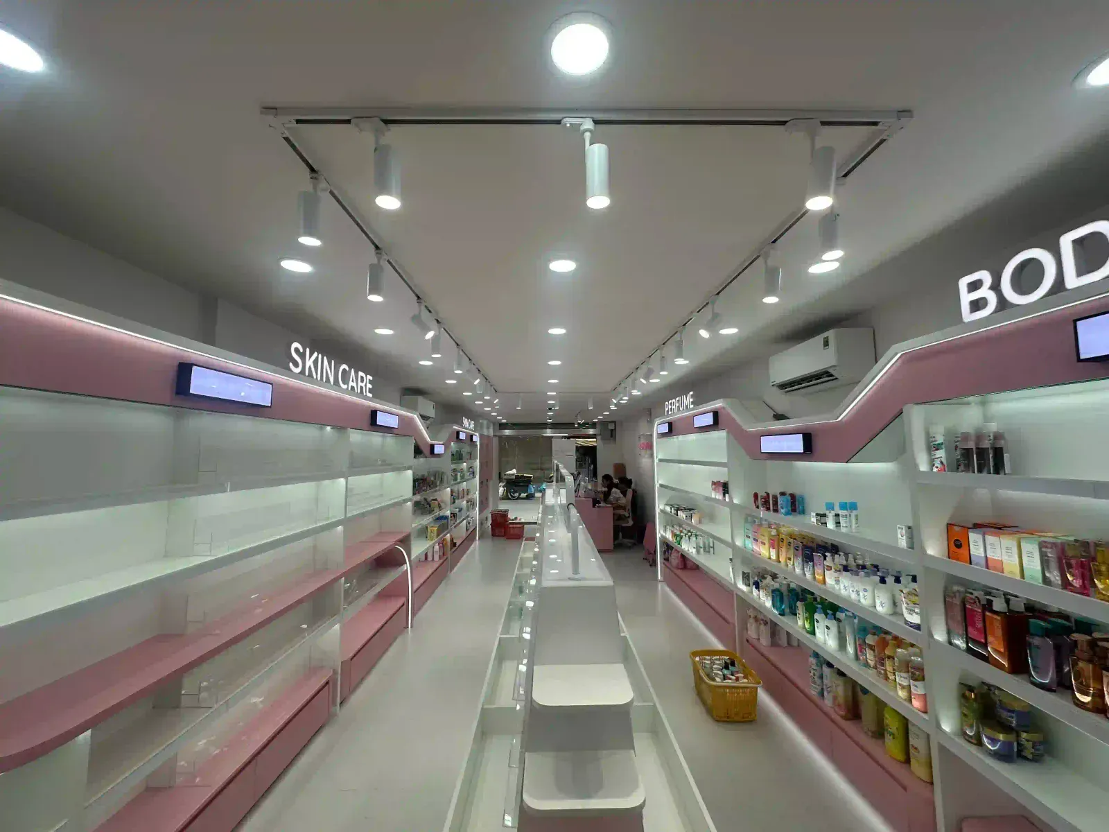 Thiết kế thi công cửa hàng mỹ phẩm BOSHOP — ảnh 10