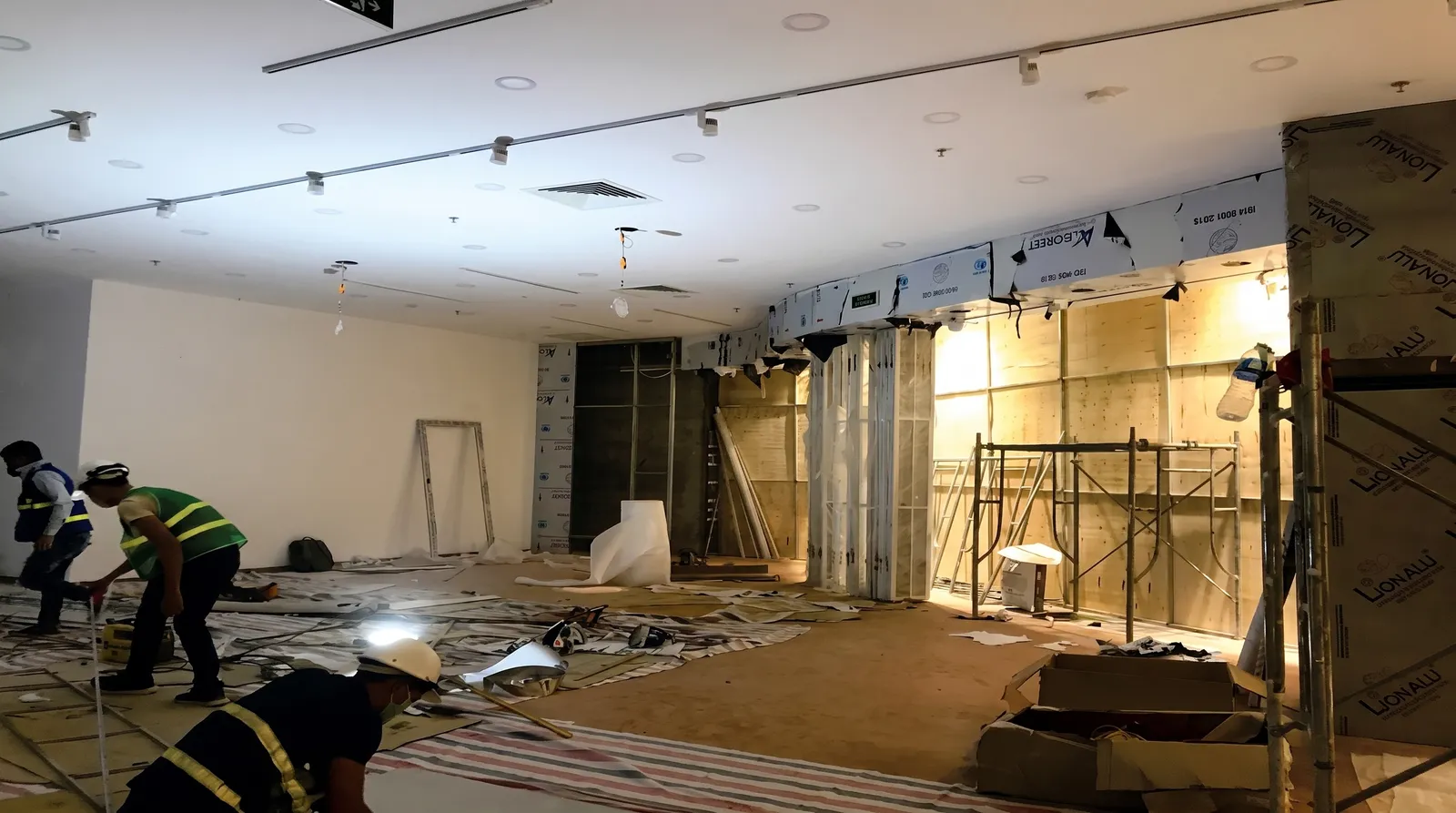 Thiết kế thi công cửa hàng thời trang Parity — ảnh thi công 4