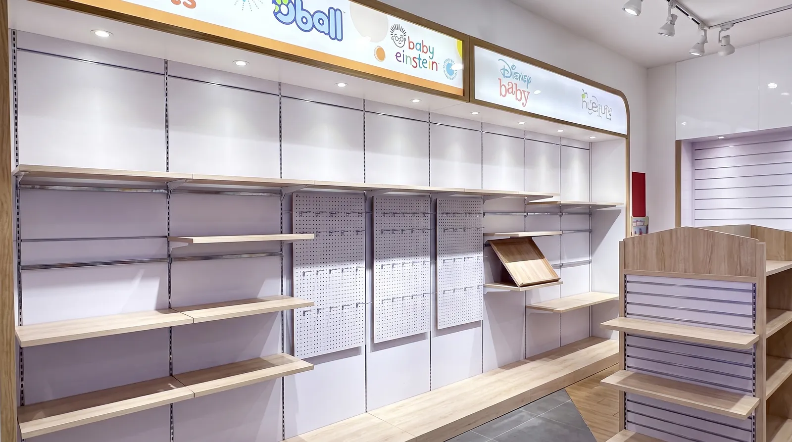 Thiết kế thi công cửa hàng TINISTORE — Aeon Mall — ảnh 5